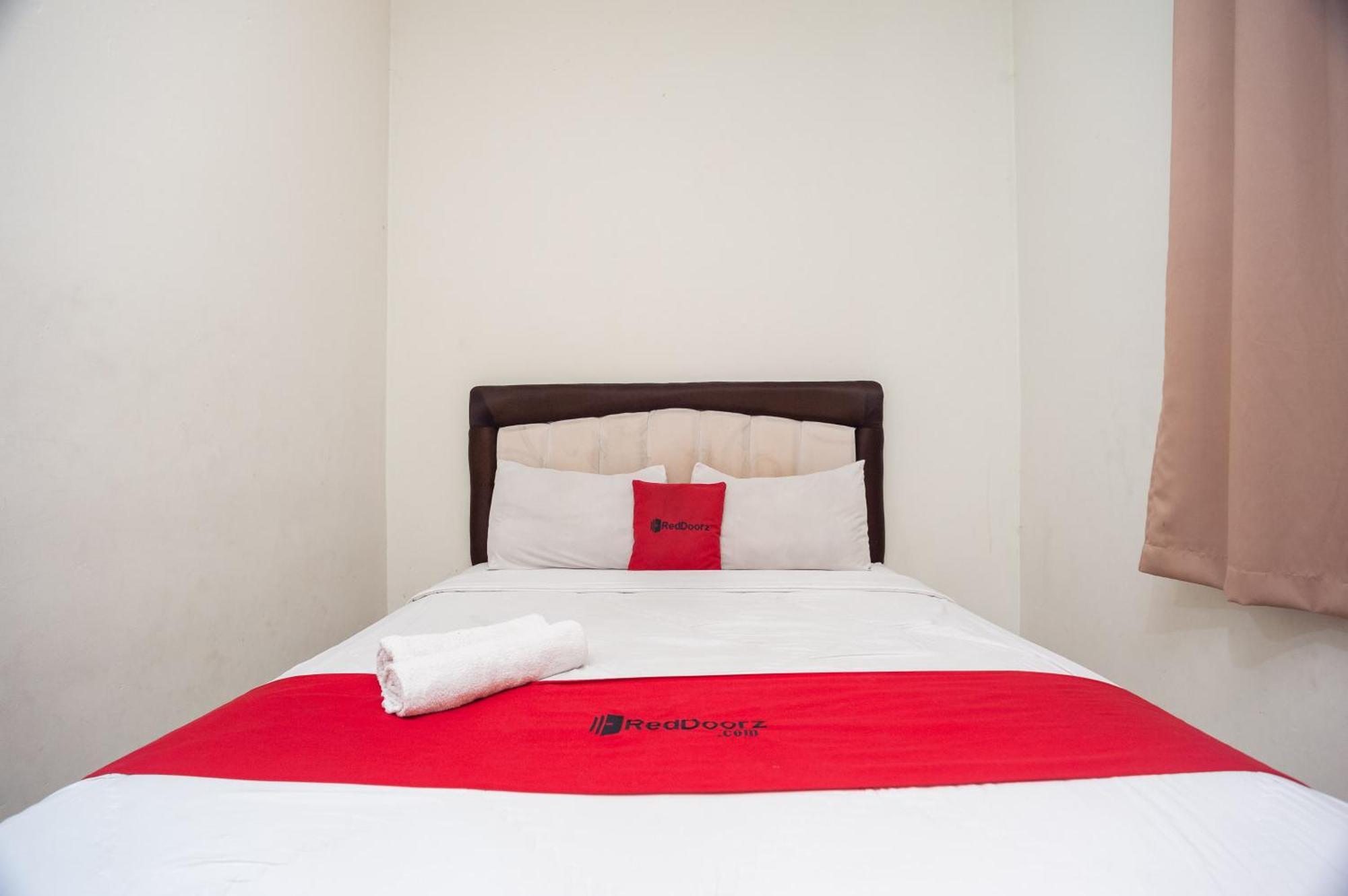 RedDoorz Plus near RS PMI Bogor Exterior foto