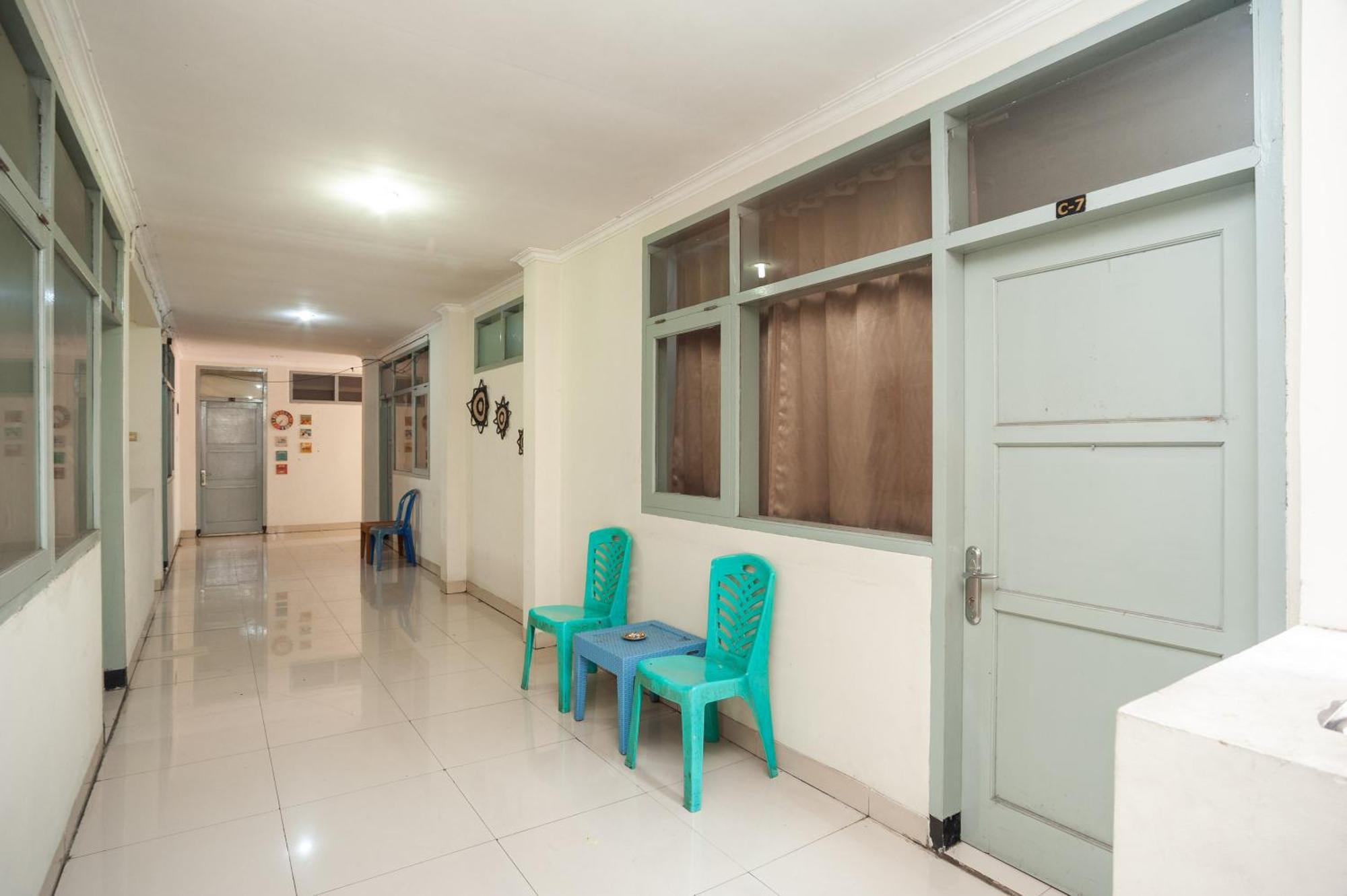RedDoorz Plus near RS PMI Bogor Exterior foto